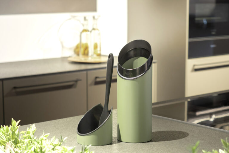 Sillies kitchen tube header
