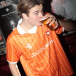 Oranje retro voetbalshirt op maat laten maken - JDLsourcing